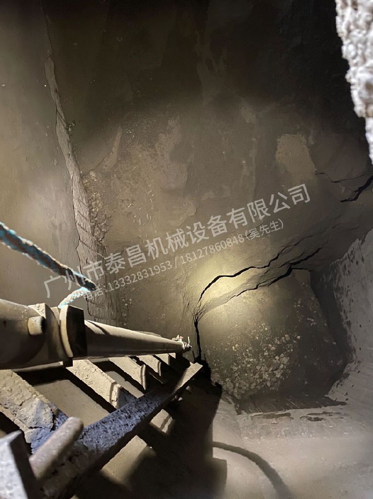 湖北省某大型水泥廠鋼渣庫原料庫清理應用案例